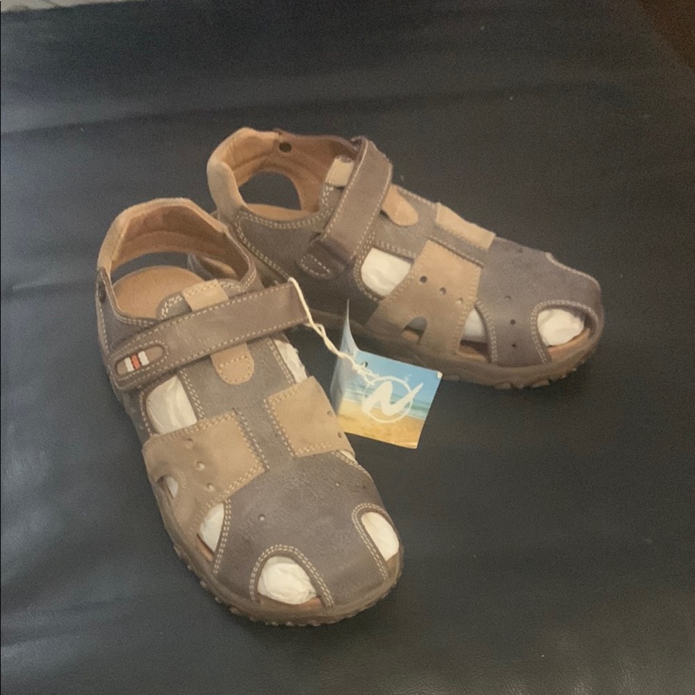 🎈NEW Narurino Stylish Brown and tan Sandals boys shoes  size 1.5
